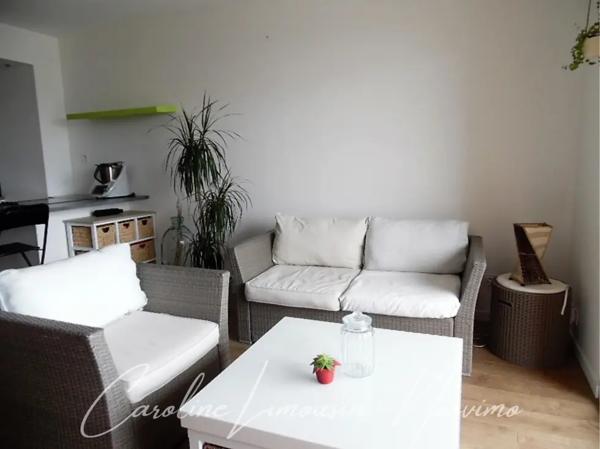 HYPER CENTRE: DUPLEX 2 CHAMBRES AVEC GARAGE et CAVE