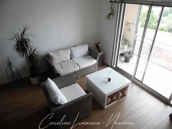HYPER CENTRE: DUPLEX 2 CHAMBRES AVEC GARAGE et CAVE