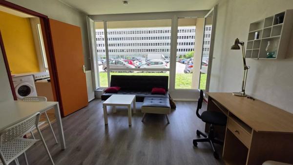 Studio de 32,62 m² avec terrasse ouverte – Villeurbanne