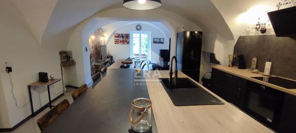 Maison Vriange 6 pièce(s) 161 m2 avec terrain, garage, terrasse...
