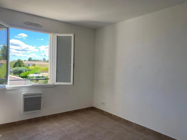 Maison récente 86m2 avec jardin et garage à vendre 4 pièces SAINT GENIES DE MALGOIRES (30)