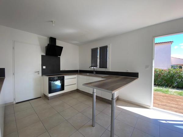 Maison récente 86m2 avec jardin et garage à vendre 4 pièces SAINT GENIES DE MALGOIRES (30)