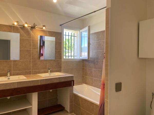 Maison récente 86m2 avec jardin et garage à vendre 4 pièces SAINT GENIES DE MALGOIRES (30)