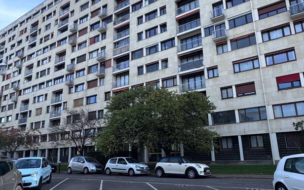 Appartement à louer    1 pièce •  Antony