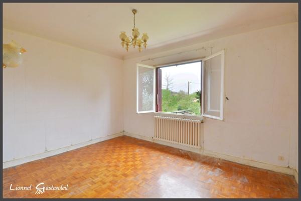 Maison à vendre 9 pièces d’environ 188 m² 7 chambres à Port-Sainte-Foy-et-Ponchapt (24)