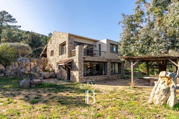 Sainte-Lucie-de-Porto-Vecchio, Villa 6 Chambres -  180 m² à vendre