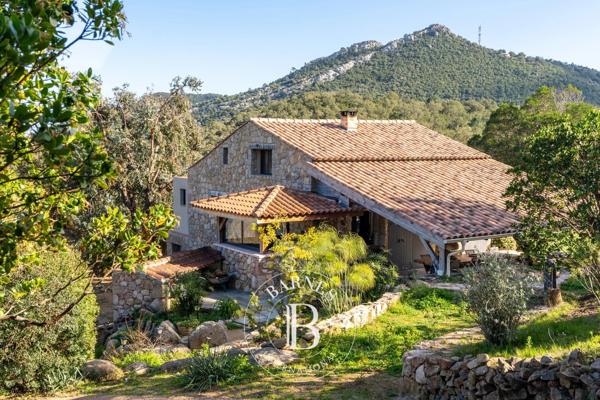 Sainte-Lucie-de-Porto-Vecchio, Villa 6 Chambres -  180 m² à vendre