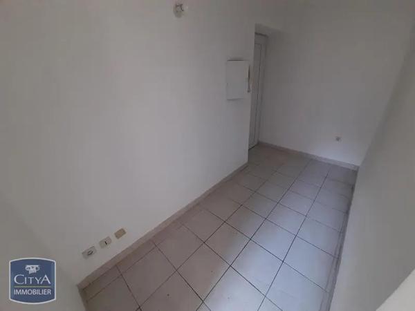 Appartement à louer 1 pièce 30.56m² Nîmes (30000)