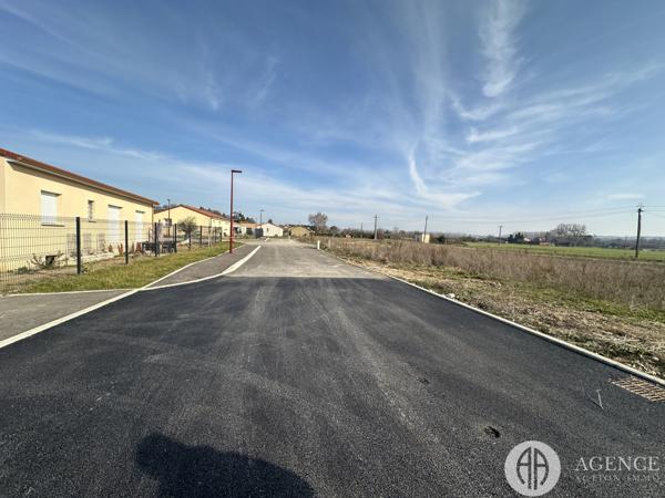 Saint-Uze (26240) TERRAIN LIBRE DE CONSTRUCTION