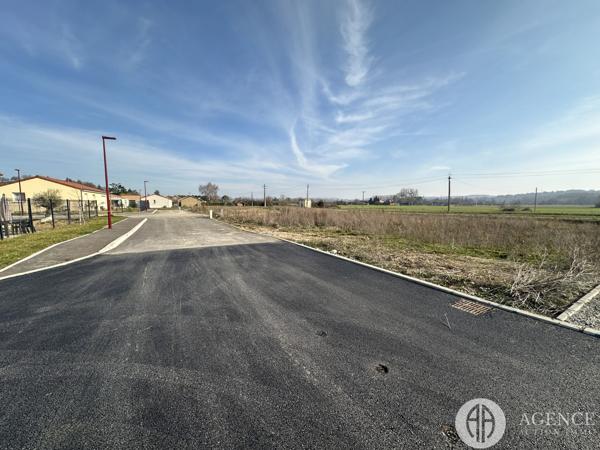Saint-Uze (26240) TERRAIN LIBRE DE CONSTRUCTION