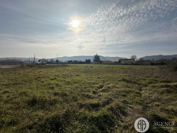 Saint-Uze (26240) TERRAIN LIBRE DE CONSTRUCTION
