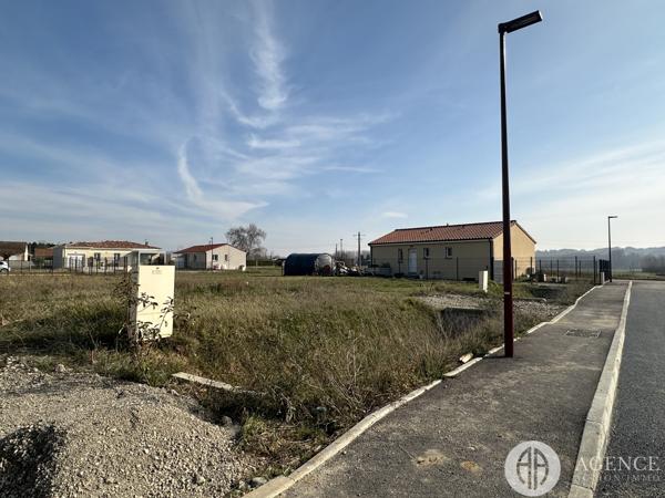 Saint-Uze (26240) TERRAIN LIBRE DE CONSTRUCTION