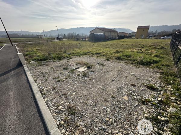 Saint-Uze (26240) TERRAIN LIBRE DE CONSTRUCTION