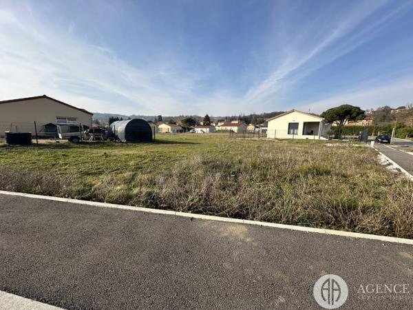 Saint-Uze (26240) TERRAIN LIBRE DE CONSTRUCTION