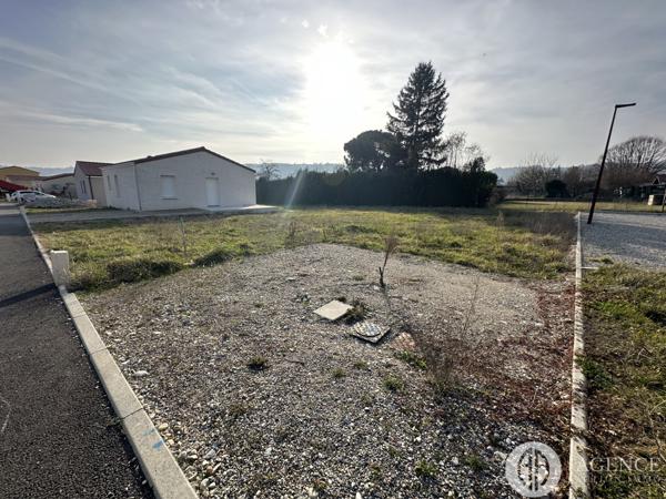 Saint-Uze (26240) TERRAIN LIBRE DE CONSTRUCTION