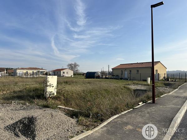 Saint-Uze (26240) TERRAIN LIBRE DE CONSTRUCTION