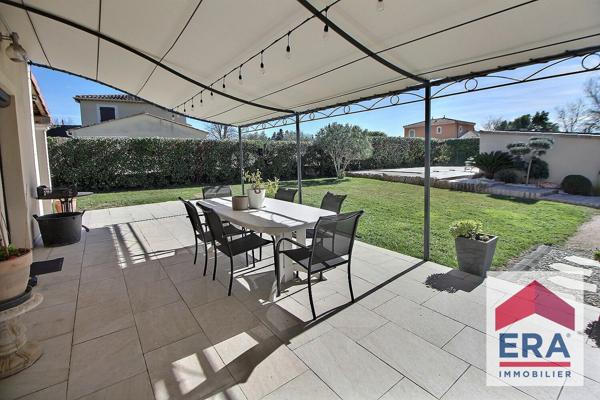 Maison à vendre à Orange - 5 chambres, piscine, calme et confort