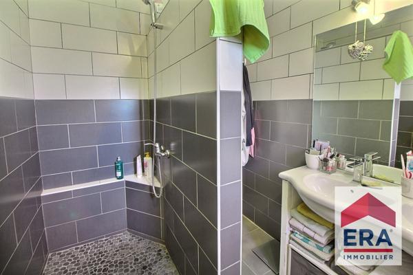 Maison à vendre à Orange - 5 chambres, piscine, calme et confort