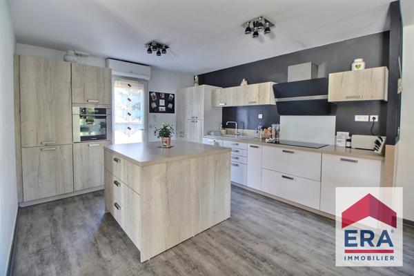 Maison à vendre à Orange - 5 chambres, piscine, calme et confort