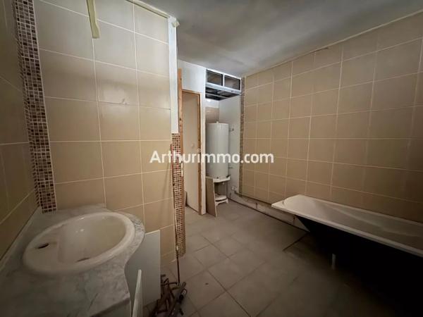Vente                                                      Appartement
                        
                     4 pièces                      133 m2                     à Lons-le-Saunier