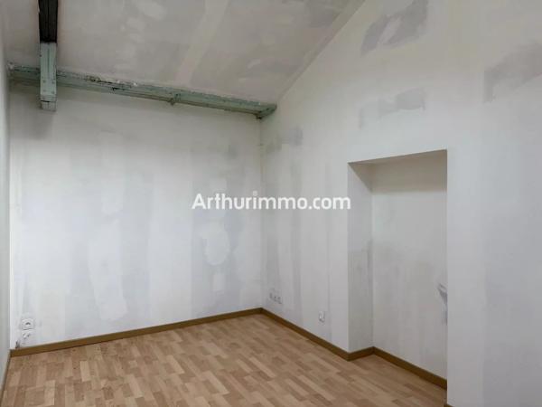 Vente                                                      Appartement
                        
                     4 pièces                      133 m2                     à Lons-le-Saunier