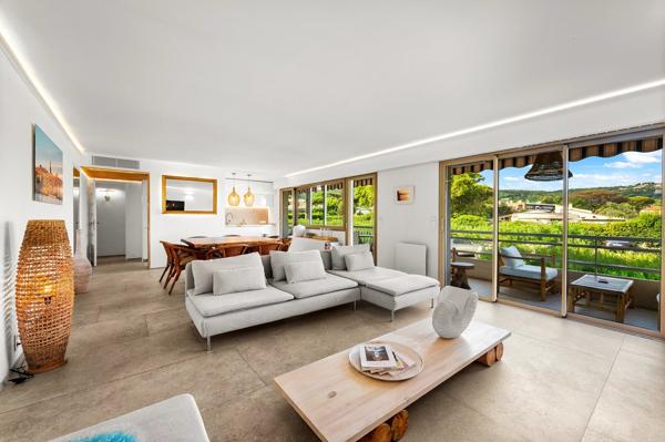 Vue mer pour cet appartement trois chambres avec accès direct à la plage - Saint-Tropez