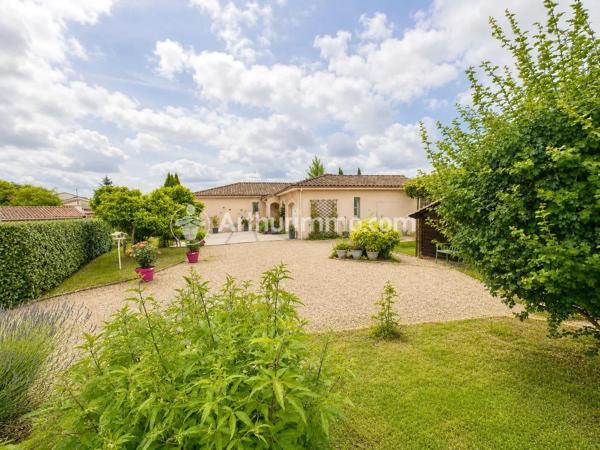 Vente                                                      Maison
                        
                     3 pièces                      106 m2                     à Saint-Astier