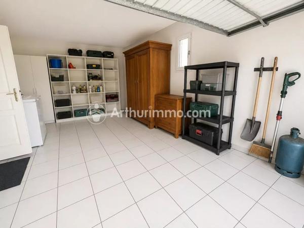 Vente                                                      Maison
                        
                     3 pièces                      106 m2                     à Saint-Astier