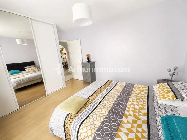 Vente                                                      Maison
                        
                     3 pièces                      106 m2                     à Saint-Astier