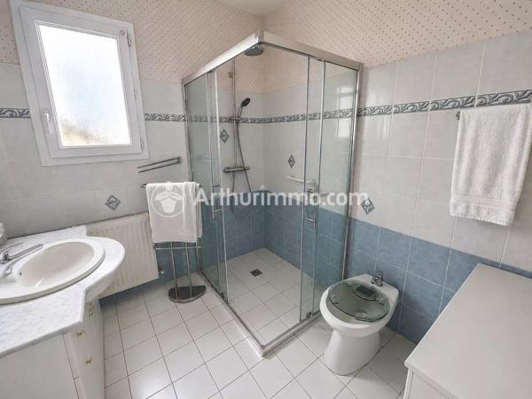 Vente                                                      Maison
                        
                     3 pièces                      106 m2                     à Saint-Astier