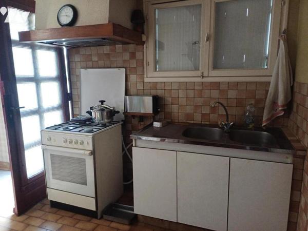 A VENDRE à BOUGUENAIS "LES COUETS" Petite maison de 45,34m2 à rénover sur jardin de 401m2