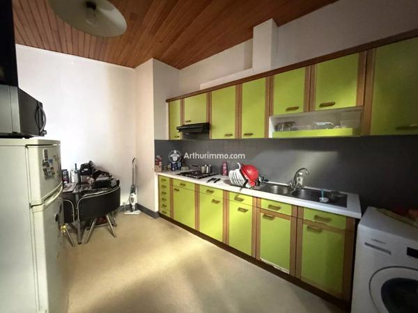 Vente                                                      Appartement
                        
                     2 pièces                      59 m2                     à Millau