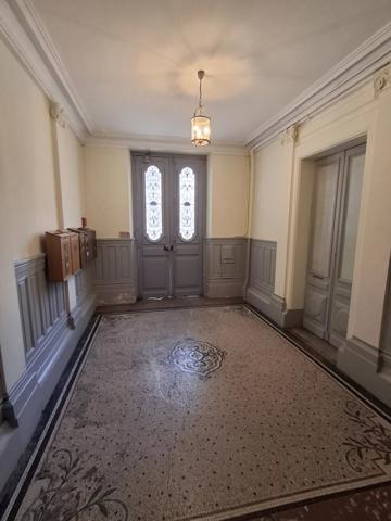 Vente                                                      Appartement
                        
                     3 pièces                      75 m2                     à Montpellier