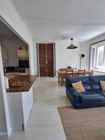 Vente                                                      Appartement
                        
                     3 pièces                      75 m2                     à Montpellier