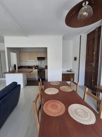 Vente                                                      Appartement
                        
                     3 pièces                      75 m2                     à Montpellier