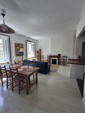 Vente                                                      Appartement
                        
                     3 pièces                      75 m2                     à Montpellier