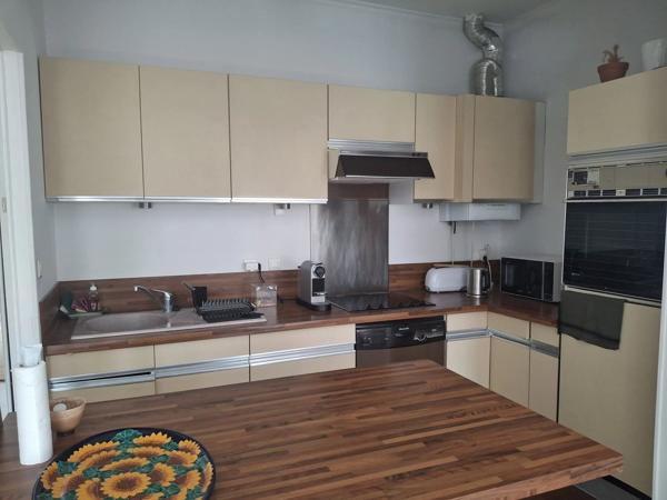 Vente                                                      Appartement
                        
                     3 pièces                      75 m2                     à Montpellier