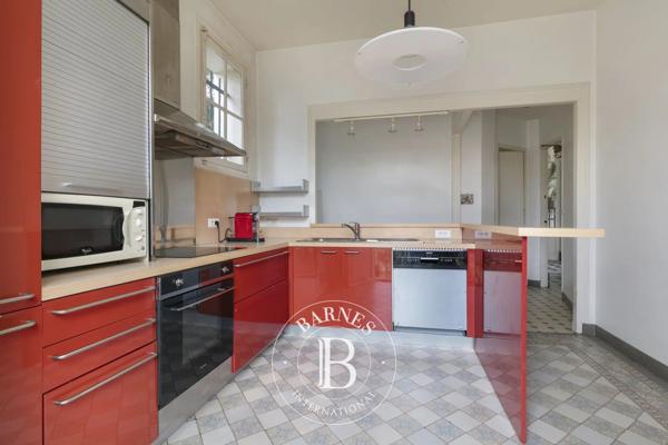 Chatou, Hôtel particulier 9 Chambres -  311 m² à vendre