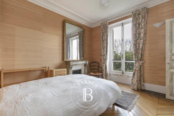 Chatou, Hôtel particulier 9 Chambres -  311 m² à vendre