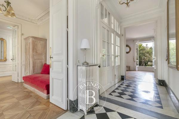 Chatou, Hôtel particulier 9 Chambres -  311 m² à vendre