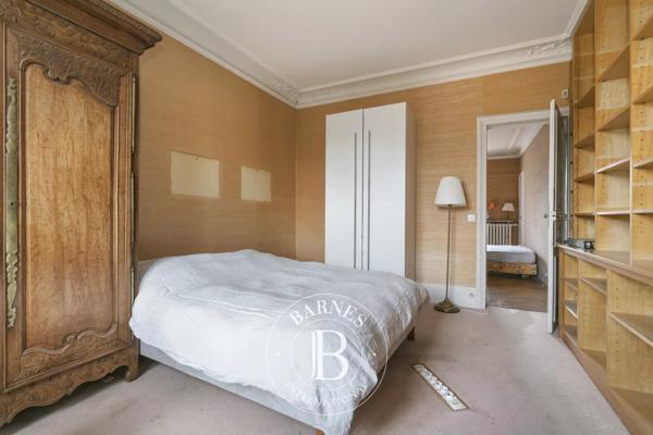 Chatou, Hôtel particulier 9 Chambres -  311 m² à vendre