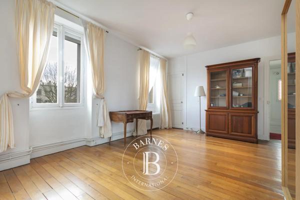 Chatou, Hôtel particulier 9 Chambres -  311 m² à vendre
