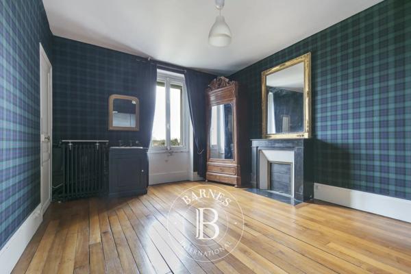 Chatou, Hôtel particulier 9 Chambres -  311 m² à vendre