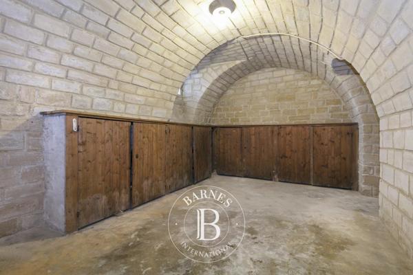 Chatou, Hôtel particulier 9 Chambres -  311 m² à vendre