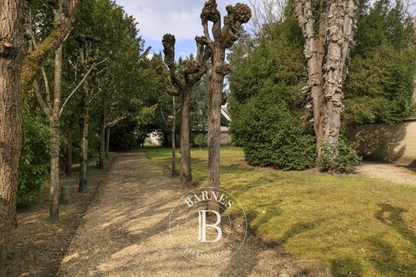 Chatou, Hôtel particulier 9 Chambres -  311 m² à vendre