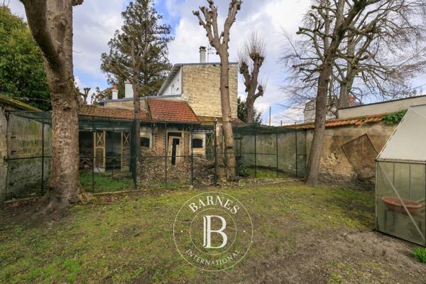 Chatou, Hôtel particulier 9 Chambres -  311 m² à vendre