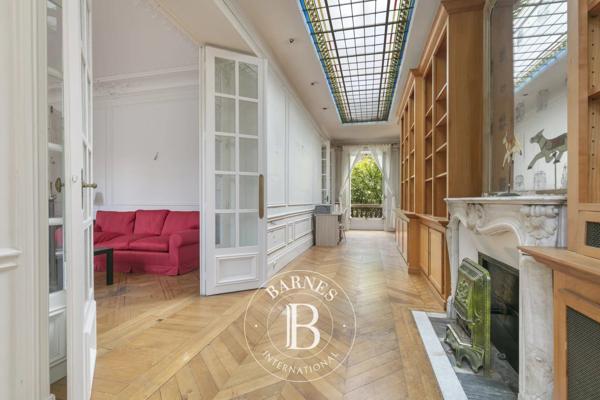 Chatou, Hôtel particulier 9 Chambres -  311 m² à vendre