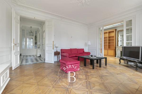 Chatou, Hôtel particulier 9 Chambres -  311 m² à vendre