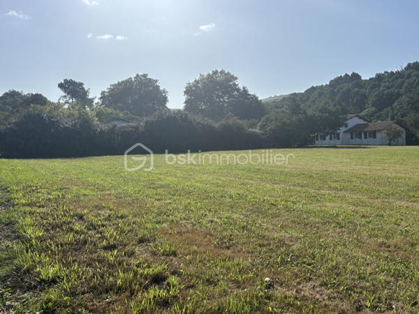 Terrain de 884 m²