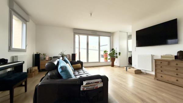 Appartement type 5 en duplex - terrasse et stationnements